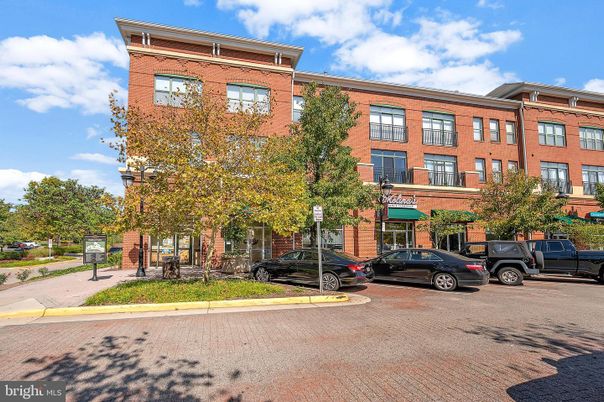 Exterior, Facade, Brick Facade, Rowhouse