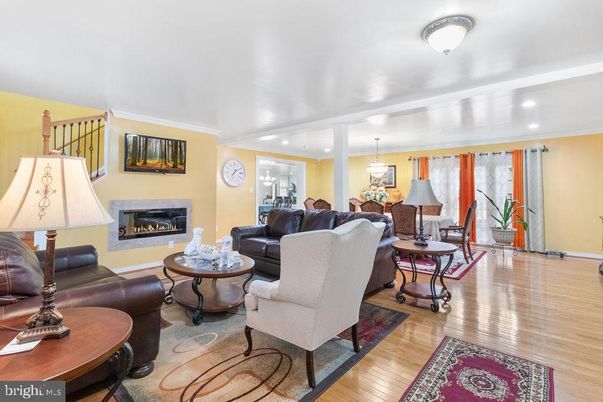 Fireplace, Interior, Living room, Pendant Lights, Recessed Lighting, Wood Texture Flooring