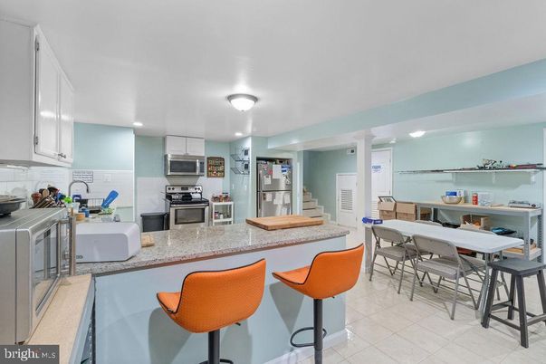 Dining room, Interior, Kitchen, Recessed Lighting, Stainless Steel Appliances