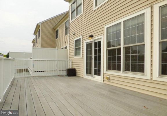 Exterior, Wood Texture Flooring