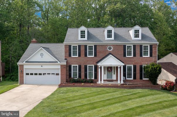 Attached, Exterior, Facade, Brick Facade, Georgian