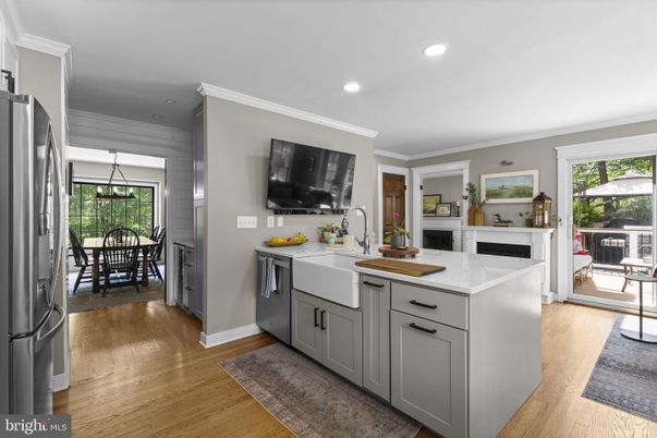 Dining room, Interior, Kitchen, Pendant Lights, Recessed Lighting, Wood Texture Flooring