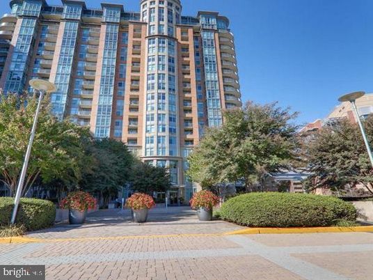 Exterior, Facade, Condo Building