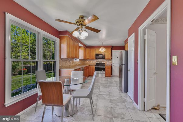 Dining room, Interior, Kitchen, Stainless Steel Appliances