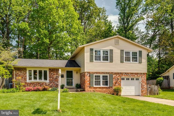 Attached, Exterior, Facade, Brick Facade, Split Level