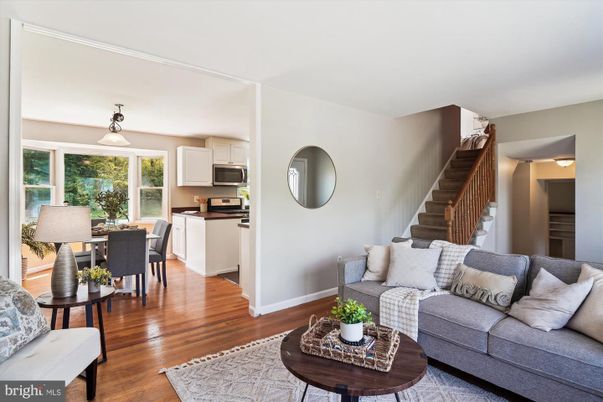 Dining room, Interior, Kitchen, Living room, Pendant Lights, Stainless Steel Appliances, Wood Texture Flooring