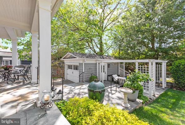 Detached Garage, Exterior