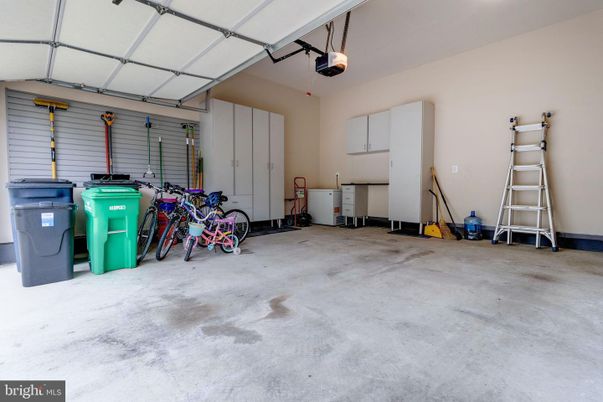 Garage, Interior