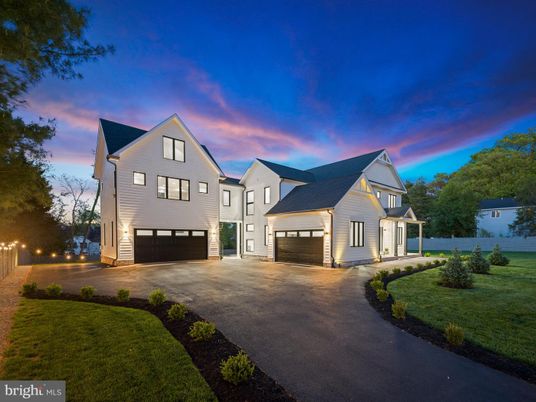 Attached, Detached Garage, Exterior, Facade, Farmhouse