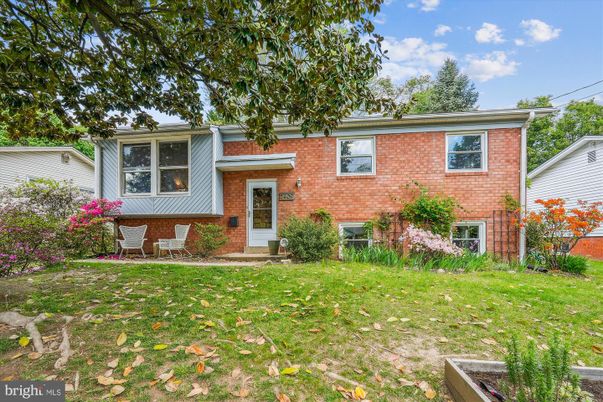 Exterior, Facade, Brick Facade, Raised Ranch