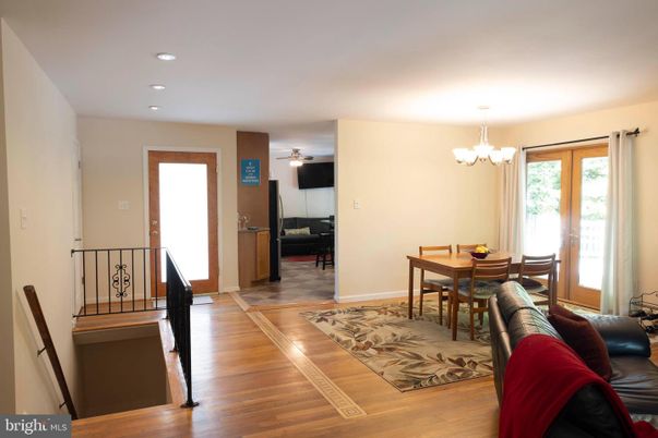 Chandelier, Dining room, Interior, Recessed Lighting, Wood Texture Flooring