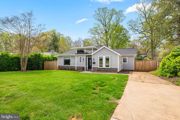 Backyard, Exterior, Facade, Ranch