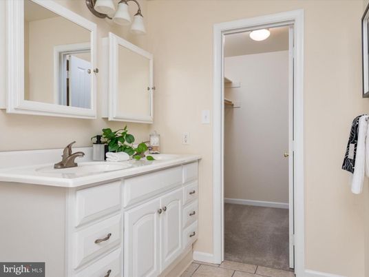 Bathroom, Dual Sink Vanities, Interior