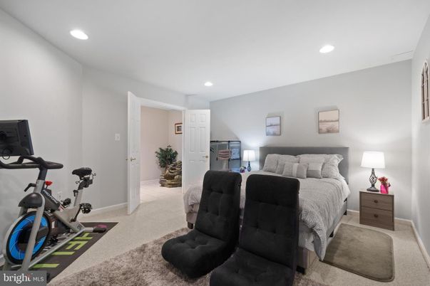 Bedroom, Fitness Equipment, Interior, Recessed Lighting