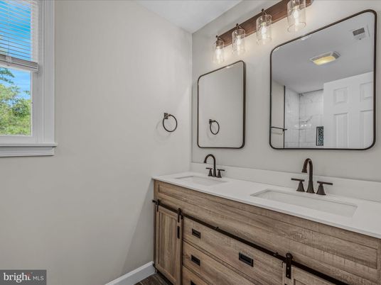 Bathroom, Dual Sink Vanities, Interior