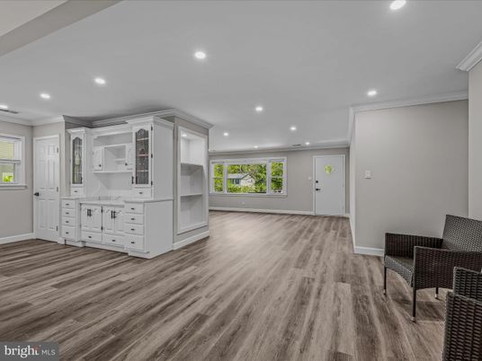 Interior, Recessed Lighting, Wood Texture Flooring