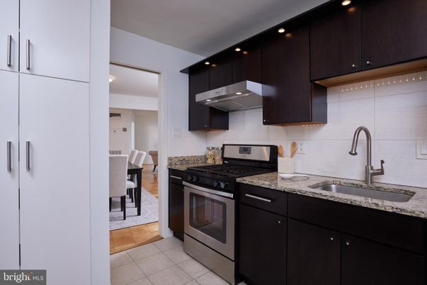 Dining room, Interior, Kitchen, Stainless Steel Appliances