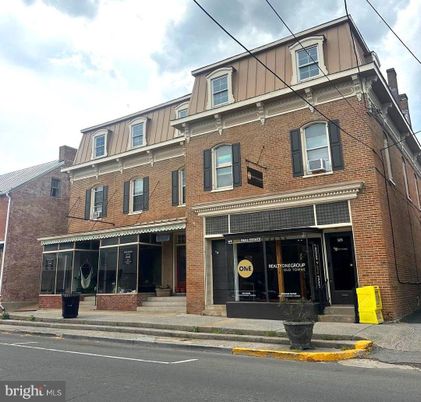 Exterior, Facade, Brick Facade, Rowhouse