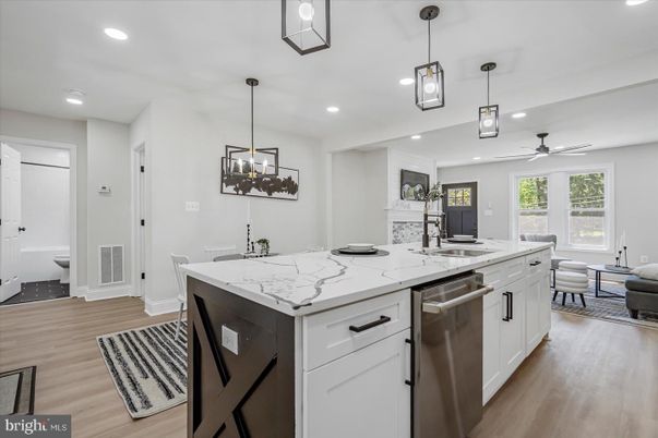 Dining room, Interior, Kitchen, Pendant Lights, Recessed Lighting, Wood Texture Flooring