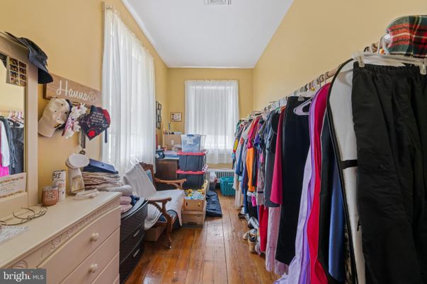 Interior, Walk-in Closets, Wood Texture Flooring