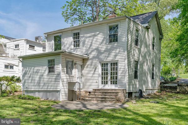 Exterior, Facade, Rowhouse