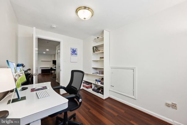 Home Office, Interior, Recessed Lighting, Wood Texture Flooring
