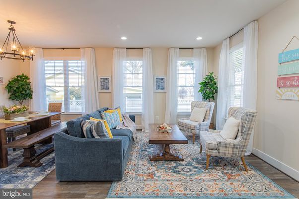 Chandelier, Dining room, Interior, Living room, Pendant Lights, Recessed Lighting, Wood Texture Flooring