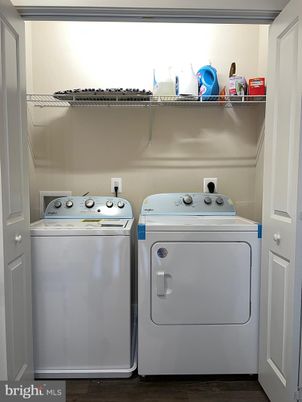 Interior, Utility Closets, Washer, Wood Texture Flooring