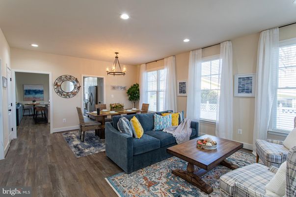 Chandelier, Dining room, Interior, Living room, Recessed Lighting, Wood Texture Flooring