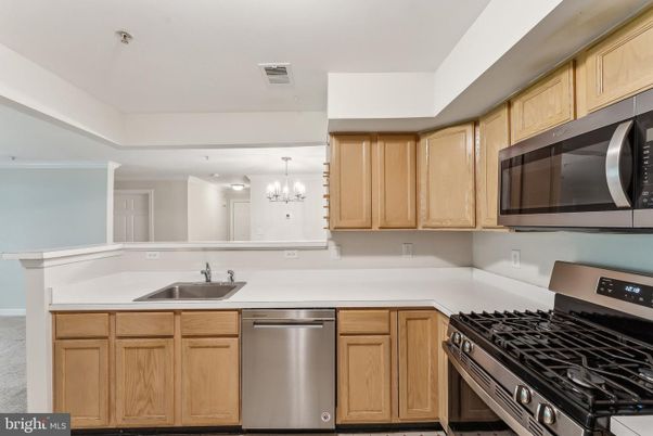 Chandelier, Interior, Kitchen, Recessed Lighting, Stainless Steel Appliances