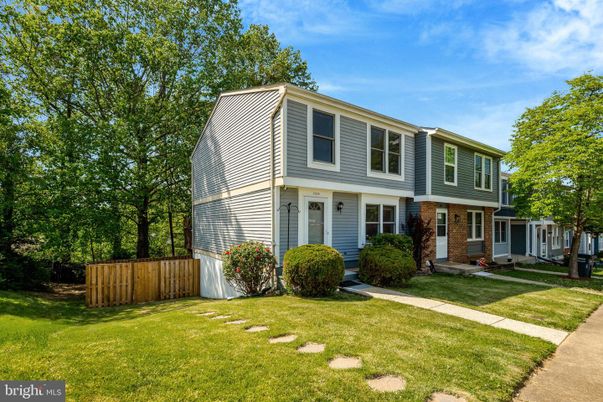 Exterior, Facade, Brick Facade, Rowhouse