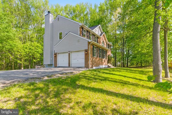 Attached, Backyard, Exterior, Facade, Brick Facade, A Frame