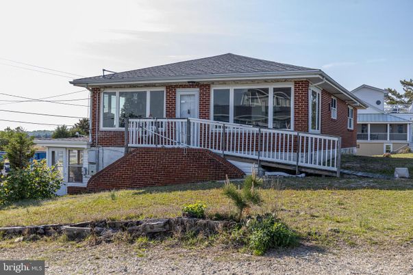 Exterior, Facade, Brick Facade, American Foursquare