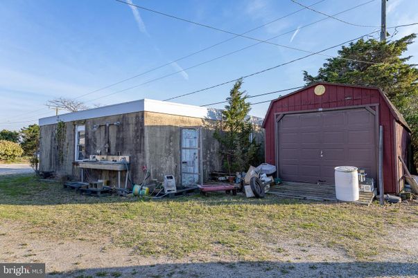 Detached Garage, Exterior