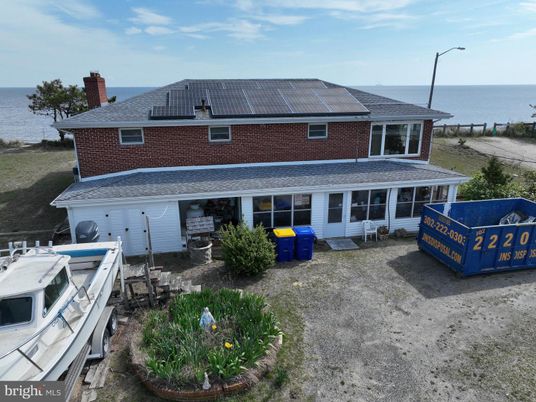 Exterior, Solar Panels, Water