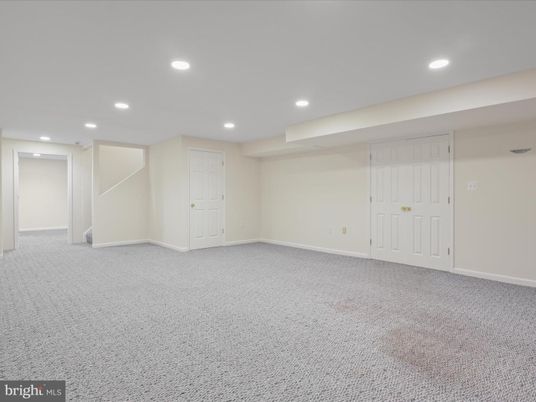 Empty room, Interior, Recessed Lighting