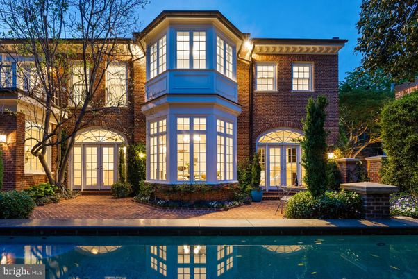 Exterior, Facade, Brick Facade, Pool, Brick Traditional