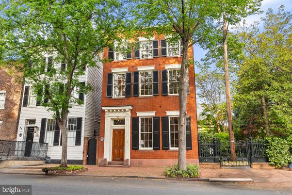 Exterior, Facade, Brick Facade, Georgian