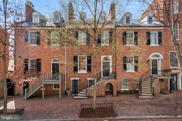 Exterior, Facade, Brick Facade, Rowhouse
