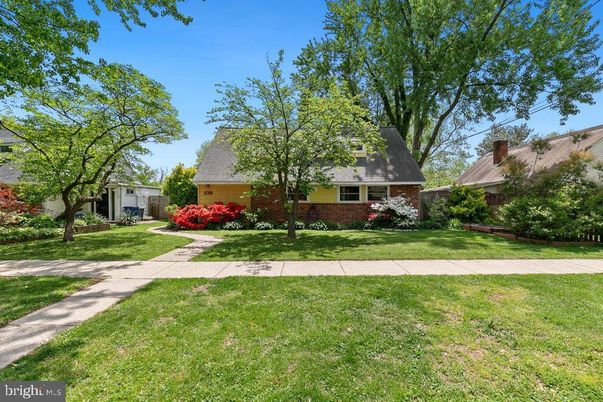 Backyard, Exterior, Facade, Brick Facade, Cape Cod
