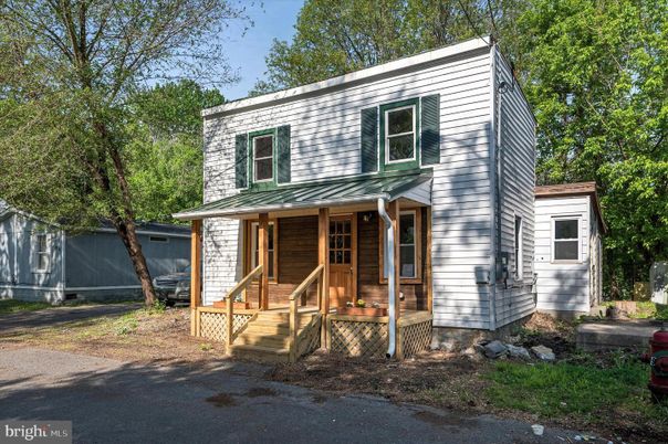 Exterior, Facade, Cape Cod