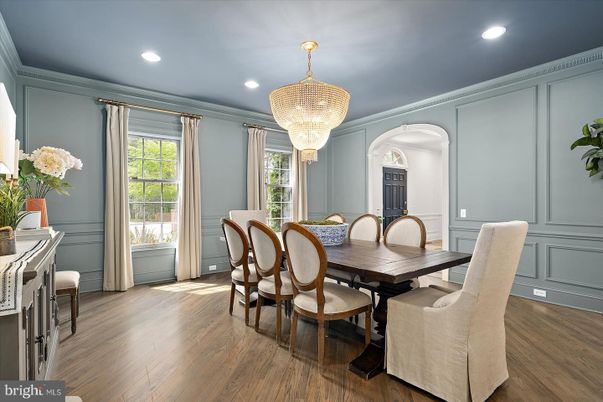 Chandelier, Dining room, Interior, Recessed Lighting, Wood Texture Flooring