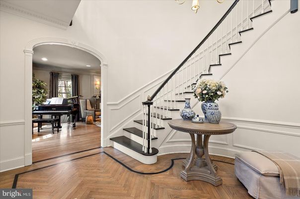 Interior, Piano, Recessed Lighting, Wood Texture Flooring