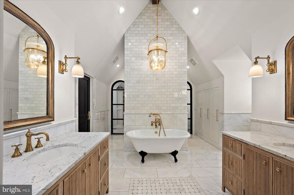 Bathroom, Dual Sink Vanities, Free Standing Baths, Interior, Marble, Recessed Lighting