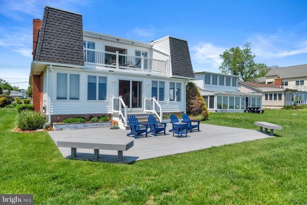 Backyard, Exterior, Facade, Cape Cod