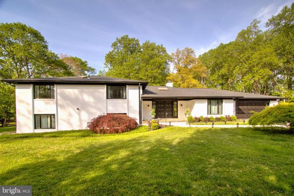 Backyard, Exterior, Facade, Ranch