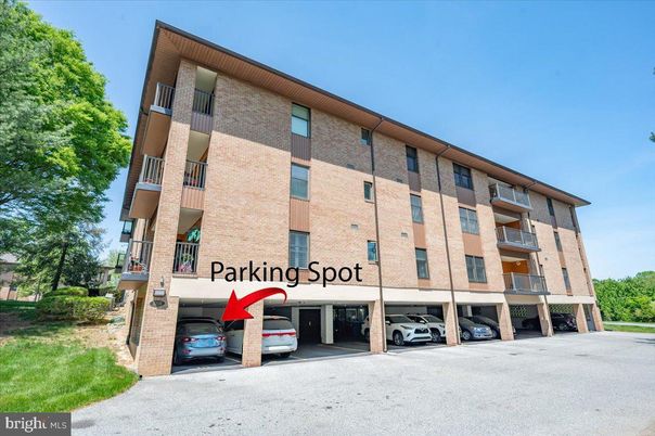 Exterior, Facade, Condo Building