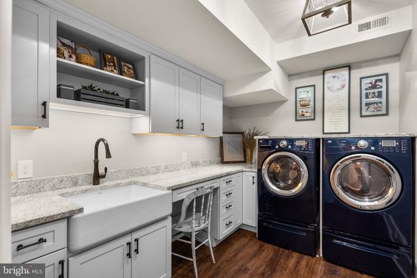 Interior, Washer, Wood Texture Flooring