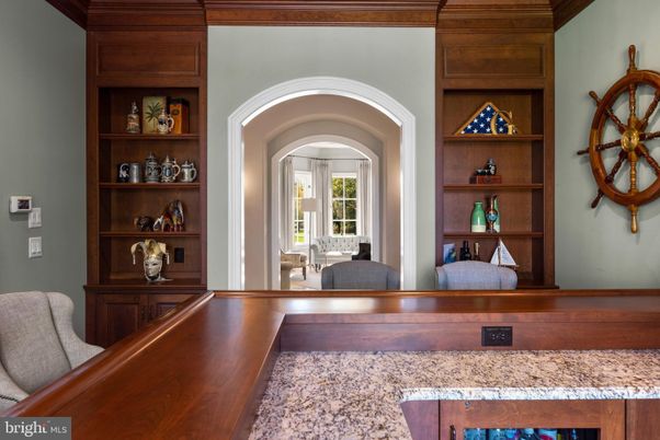 Home Office, Interior