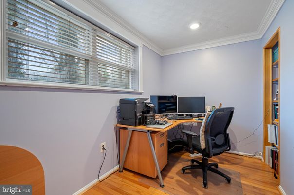 Home Office, Interior, Recessed Lighting, Wood Texture Flooring